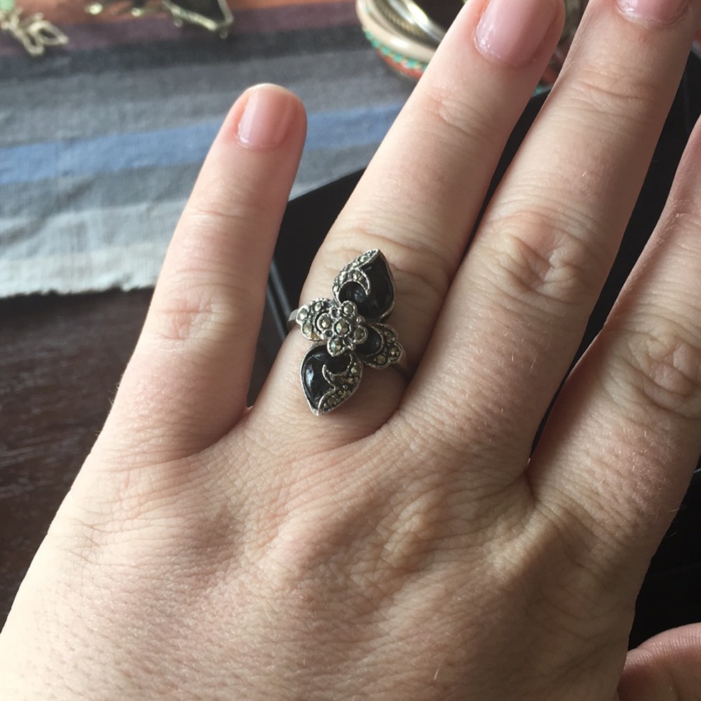 Vintage style black and silver ring.